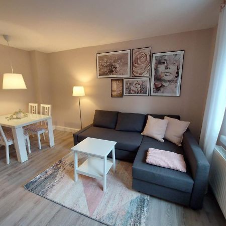 Helles Modern Eingerichtetes Apartment Halle  Exterior photo